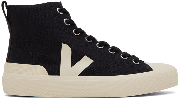 Photo: VEJA Black Wata II Sneakers