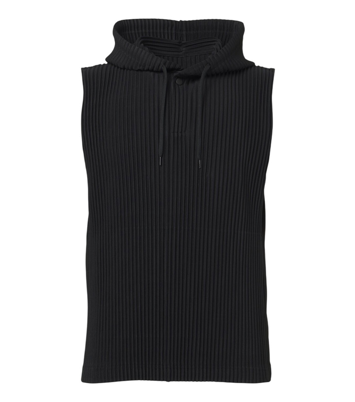 Photo: Homme Plissé Issey Miyake Monthly Colors: September pleated hooded top