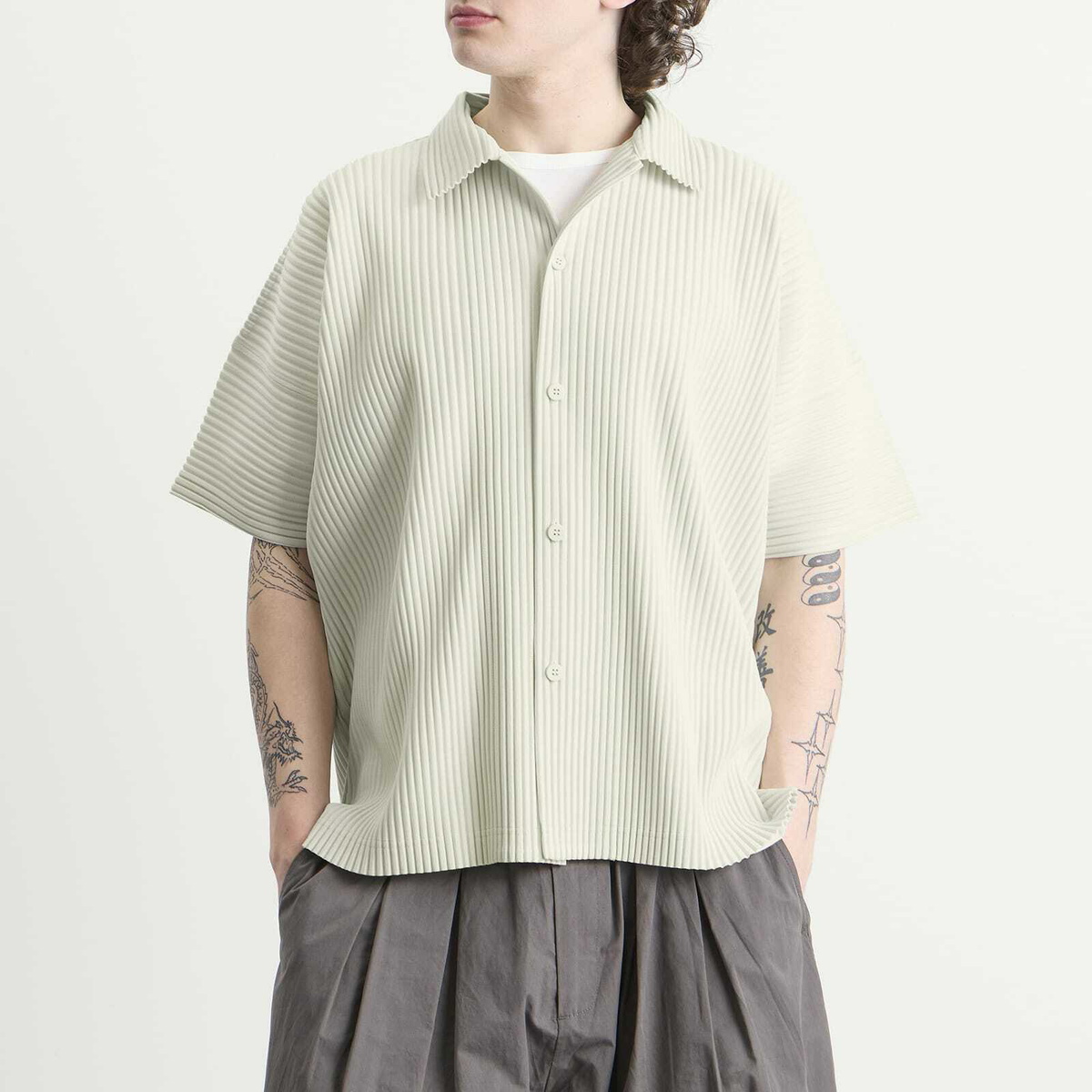 Homme Plissé Issey Miyake Men's Pleat Short Sleeve Shirt in Duomo Green