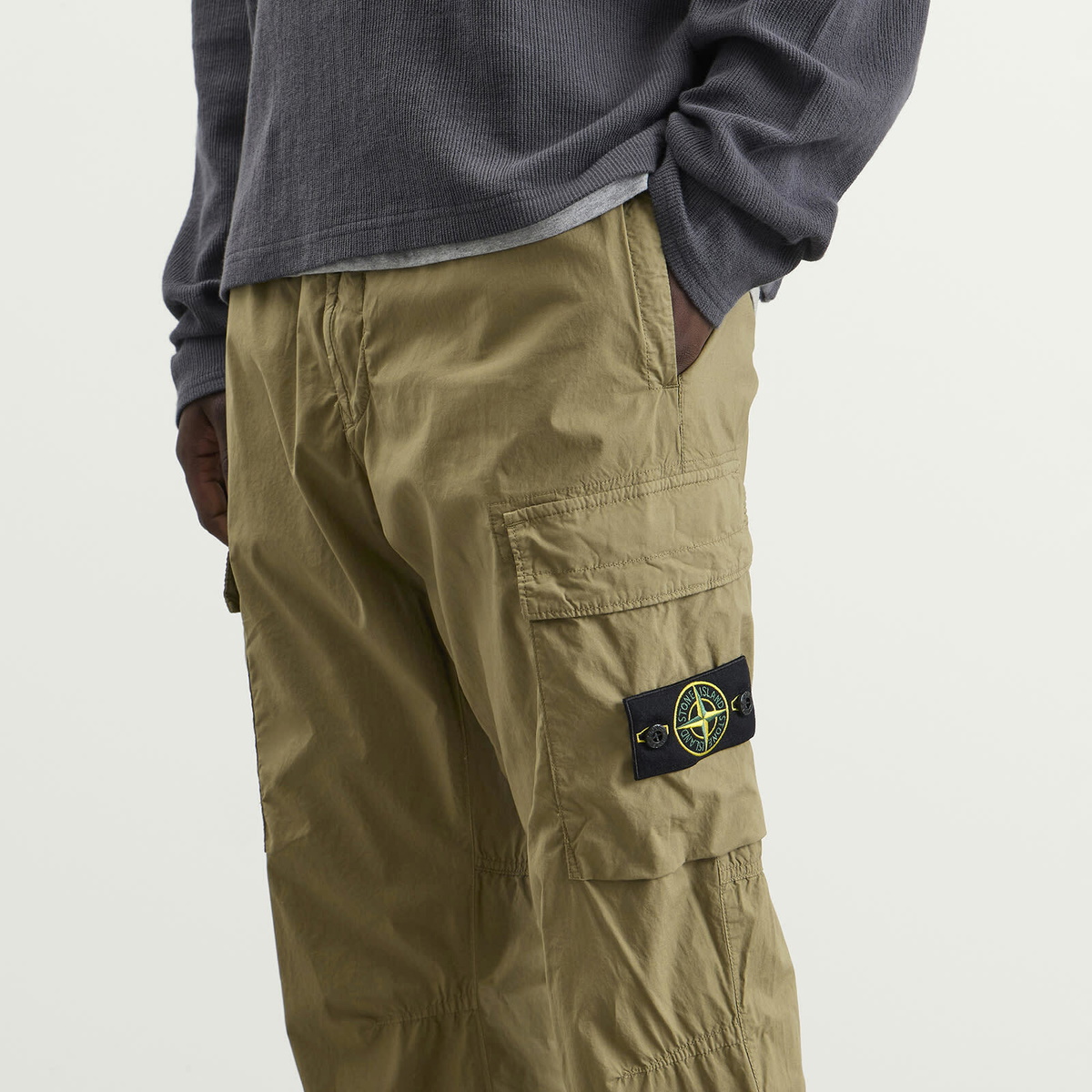 Stone Island Men's Paracadute Cargo Trousers in Military Green