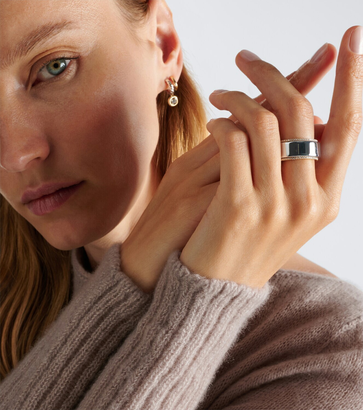 Suzanne Kalan Mini 18kt gold tech ring jackets with diamonds