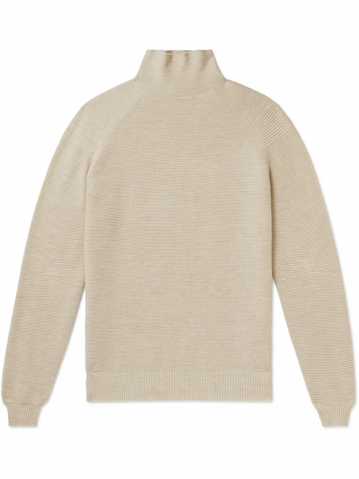 Virgin-wool rollneck