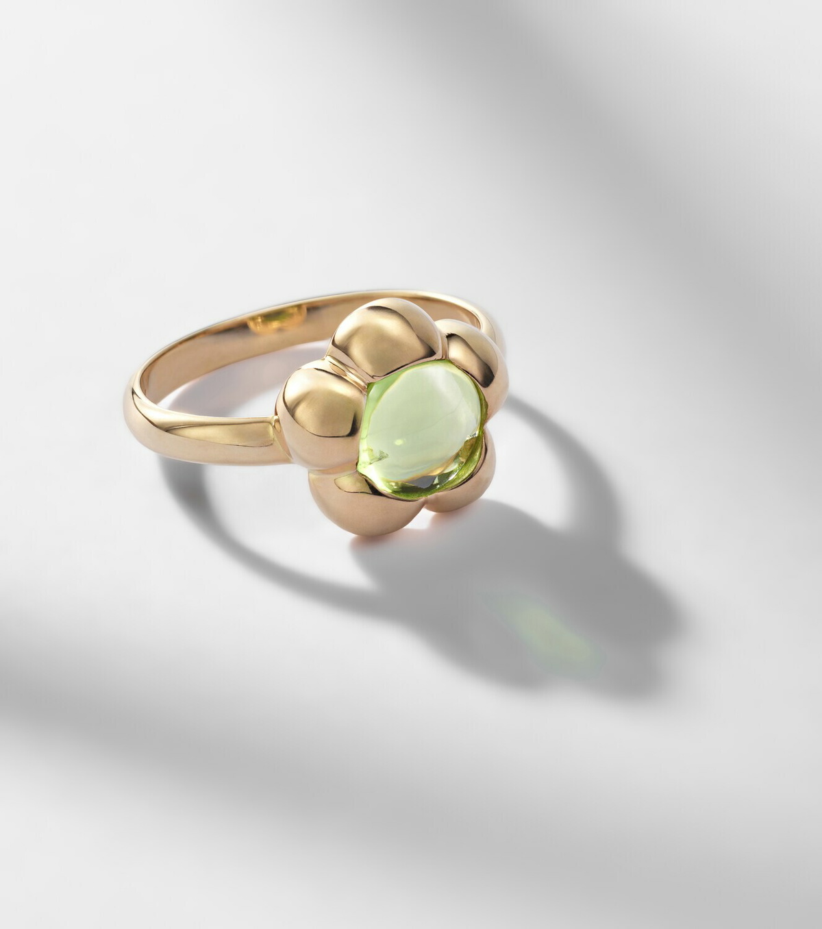 Stone and Strand Kensington 14kt gold pinky ring with peridot
