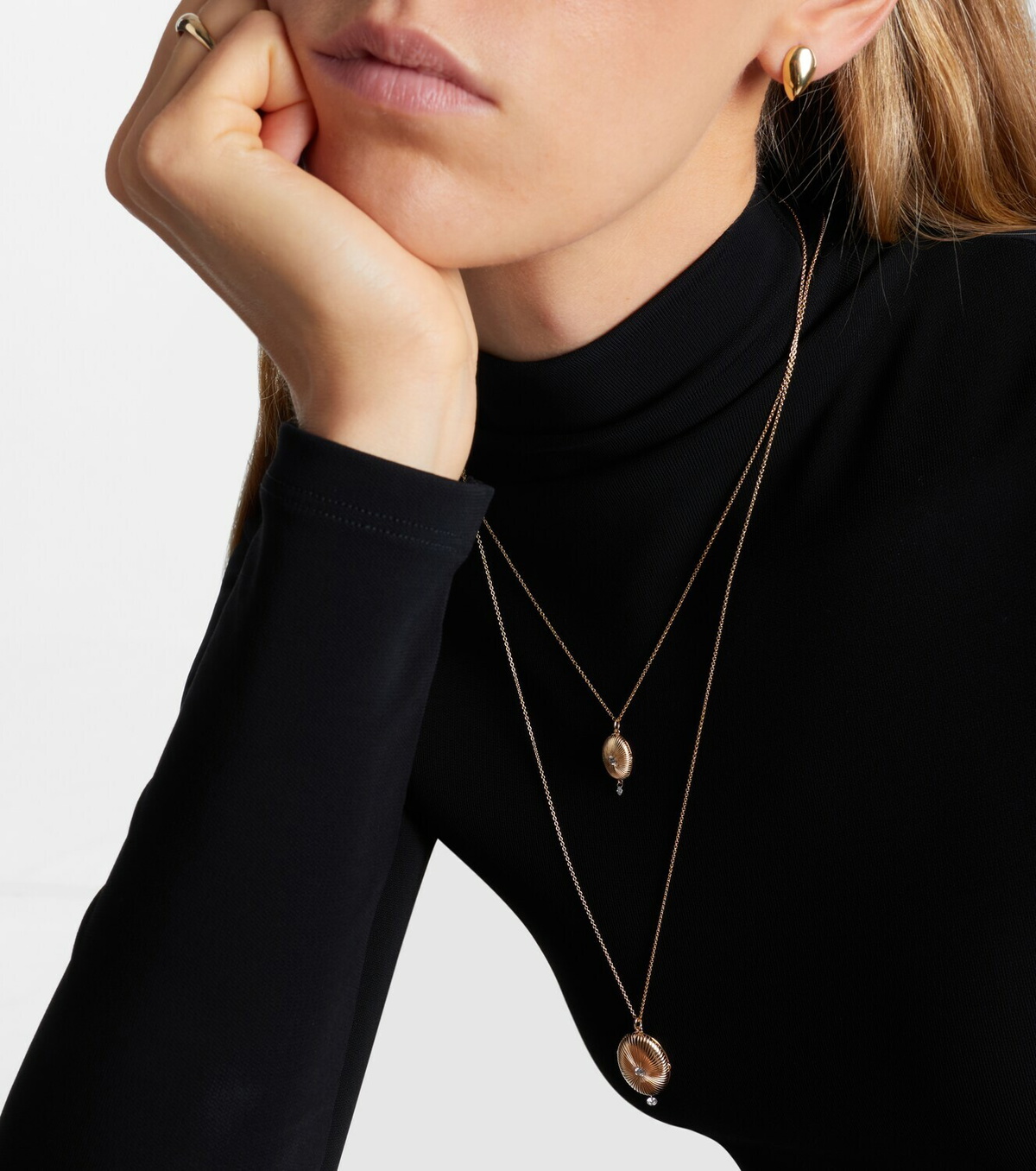 Persée 9kt gold locket necklace with diamonds