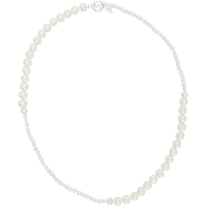Photo: WWW.WILLSHOTT Off-White Alternating Fused Pearl Necklace