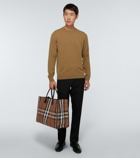 Burberry - Cashmere crewneck sweater