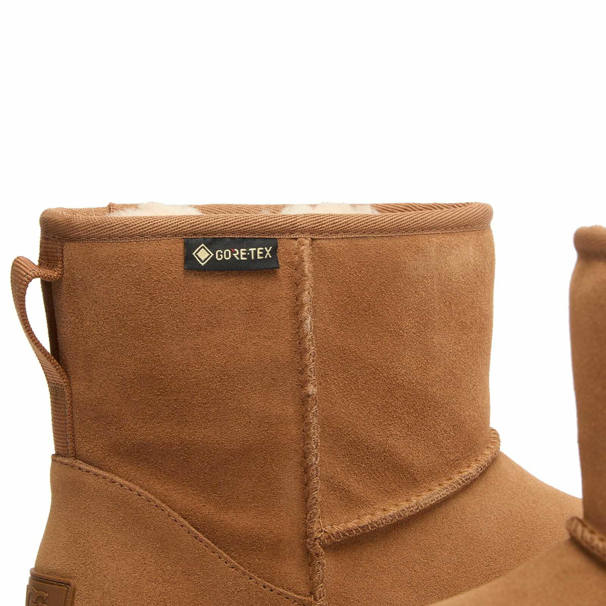 UGG Women's Classic Mini Boot in Chestnut