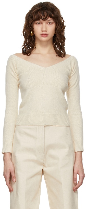 Photo: Arch The Beige Cashmere V-Neck Sweater