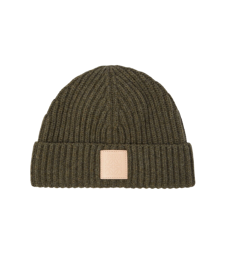Photo: Loewe Logo ribbed-knit cashmere beanie