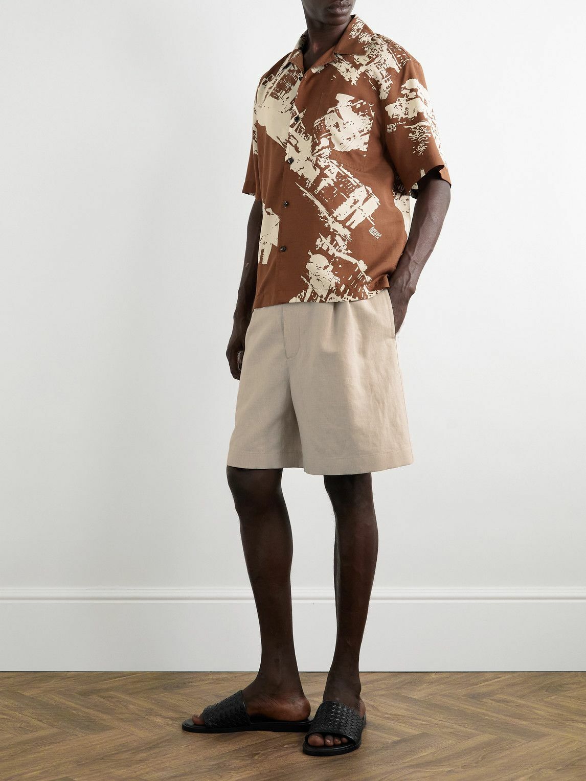 Bottega Veneta - Straight-Leg Pleated Linen and Cotton-Blend Twill Shorts - Neutrals