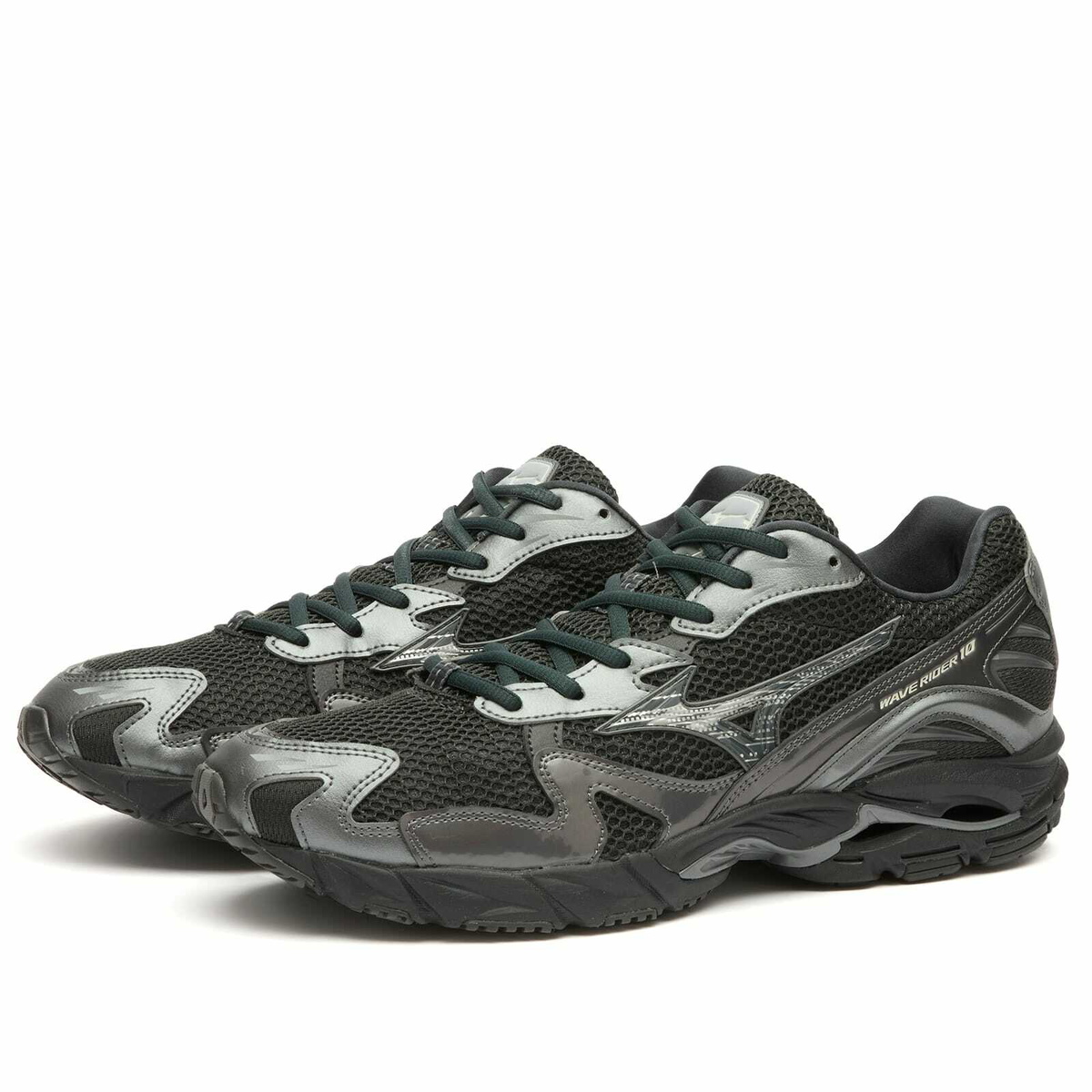 Mizuno WAVE RIDER 10 "SPORT" Sneaker in Black Sand/Black Sand/Metallic Gray