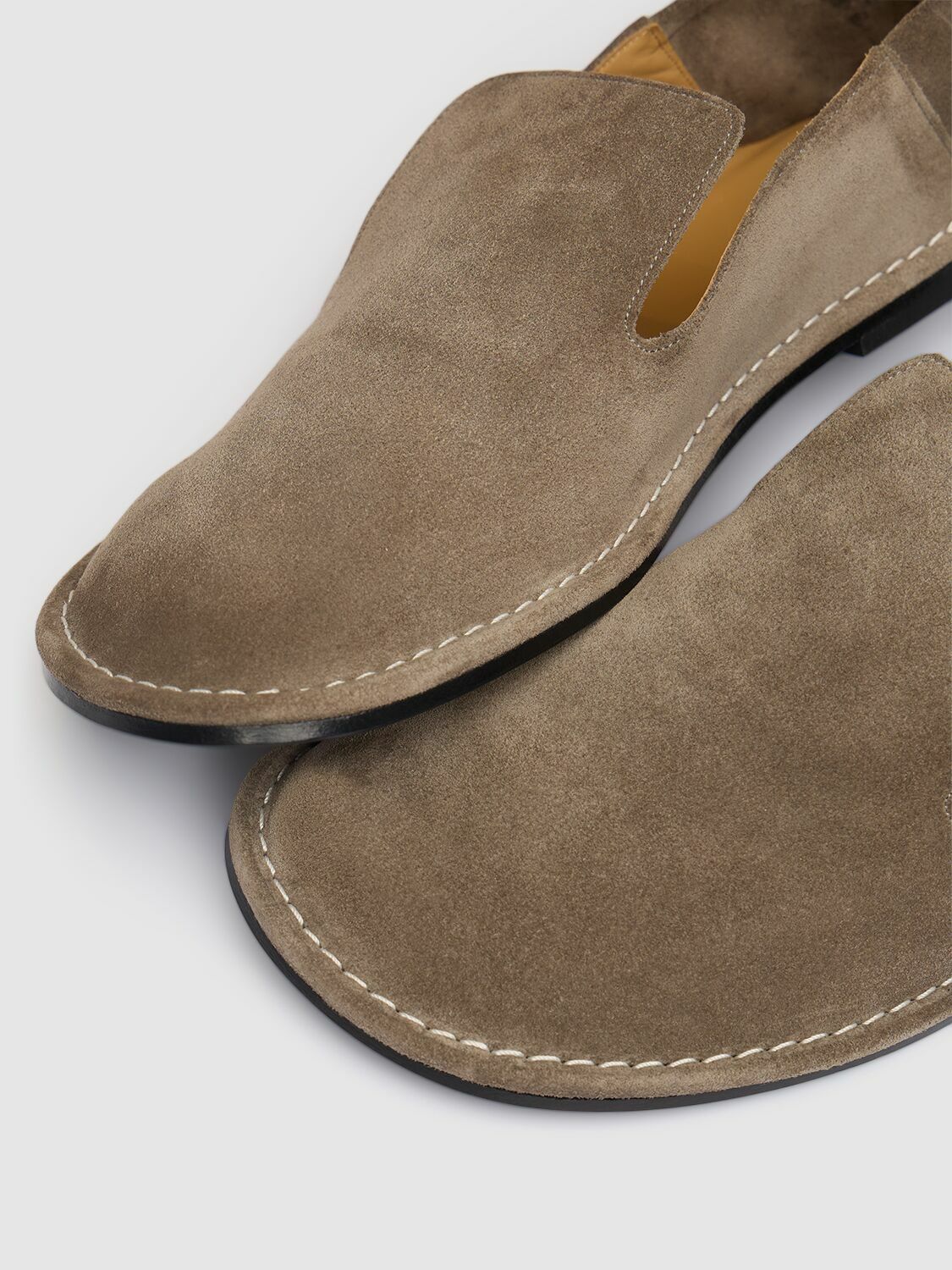 国内発送関税込み AMI PARIS Midi スエード スリッポン AMI PARIS Slip-on Suede Shoes AMI