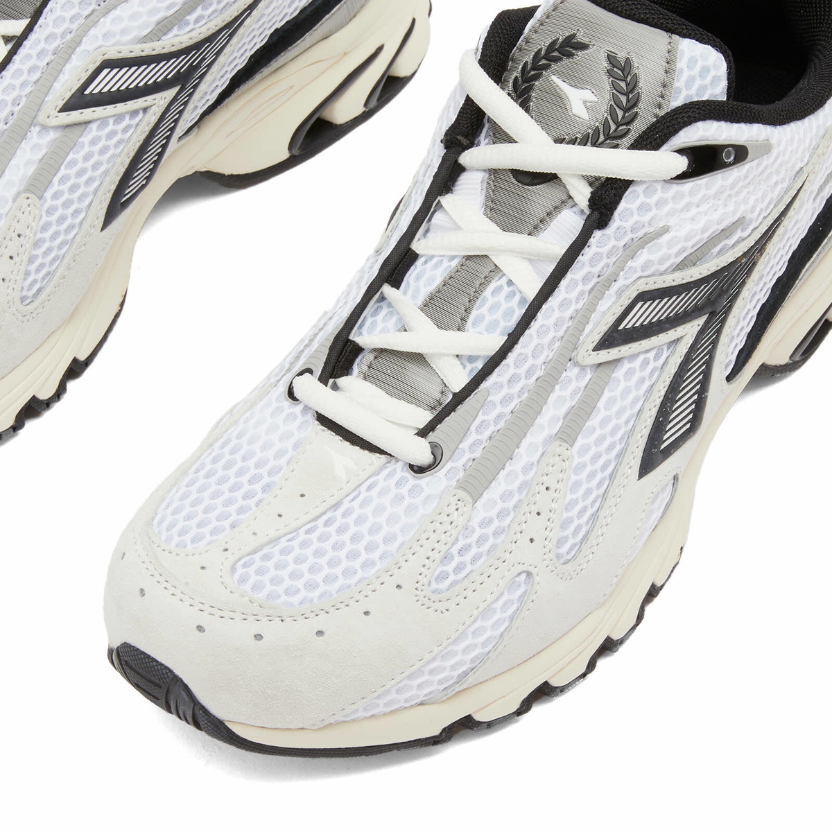 Diadora Mythos Propulsion 280 Mascotte Sneaker in Optical White/Black