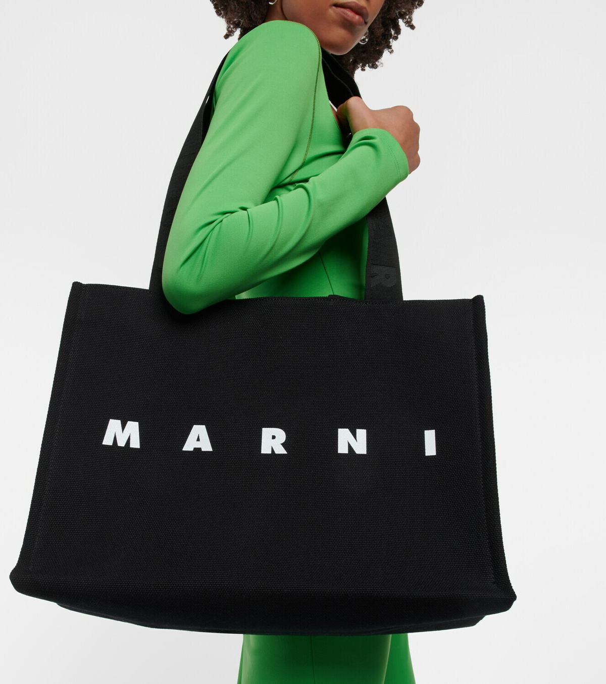 【MARNI】LOGO CANVAS TOTE BAG Marni embroidered-logo Canvas Tote Bag | Neutrals | FARFETCH