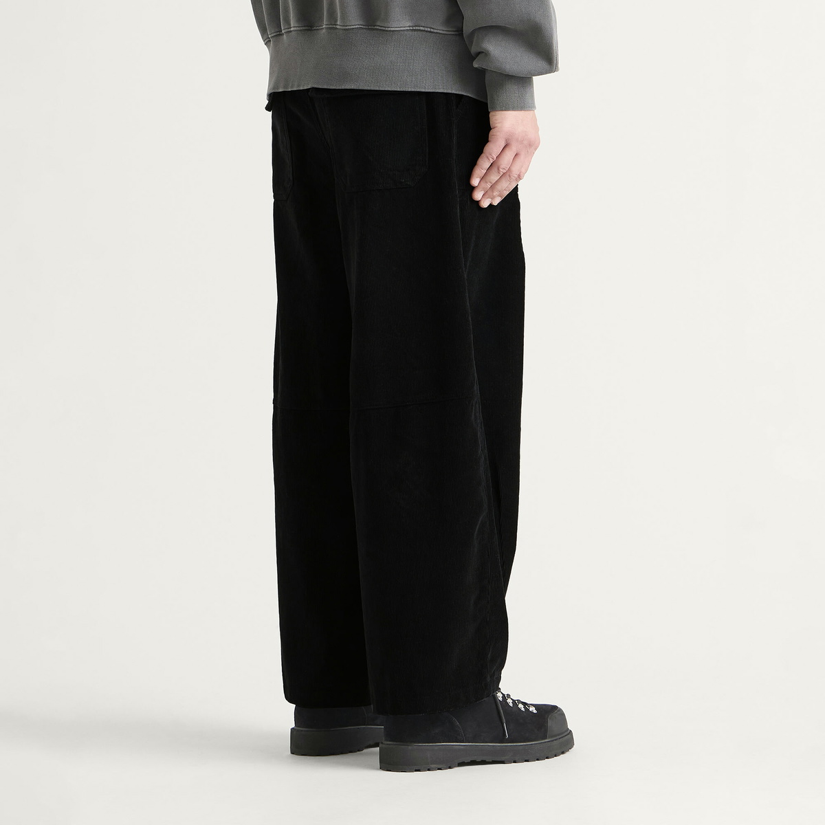 FrizmWORKS Men's Corduroy Balloon Pants in Black