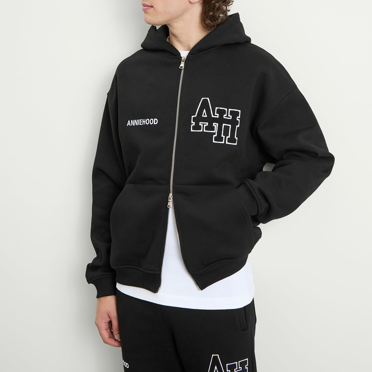 ANNIE HOOD Men's College Zip Hoodie in Black/Black