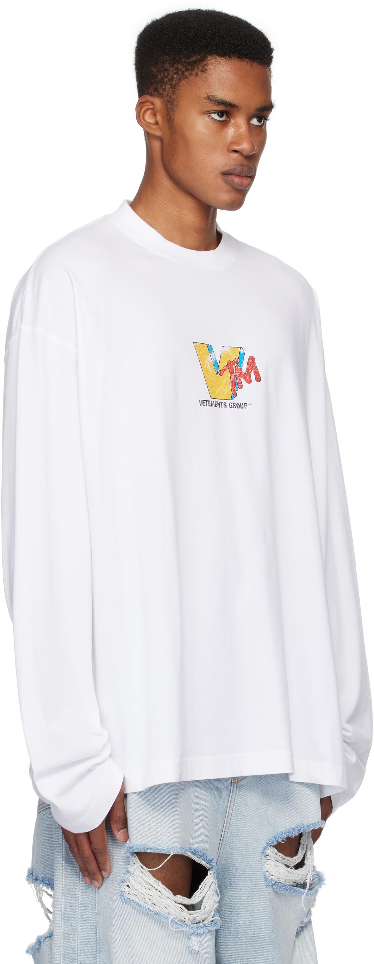 【VETEMENTS】ホワイト VTM 長袖Tシャツ VETEMENTS White 'VTM' Longsleeve T-shirt Vetements