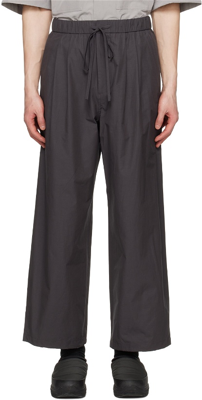 Photo: AMOMENTO Gray Pleated Trousers