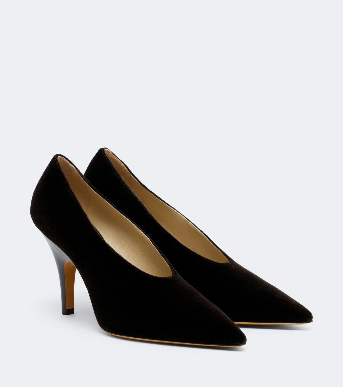 Le Monde Béryl Petra velvet pumps