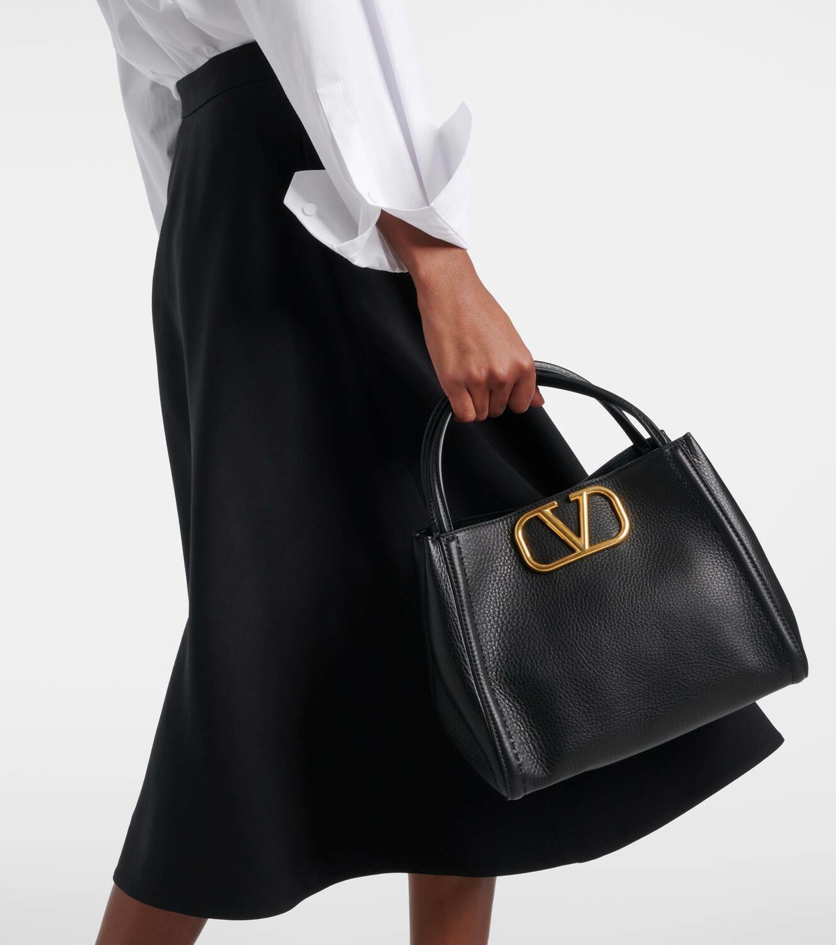 トートバッグ VALENTINO GARAVANI Black Leather Handbag Valentino Garavani Alltime Medium grained leather tote bag