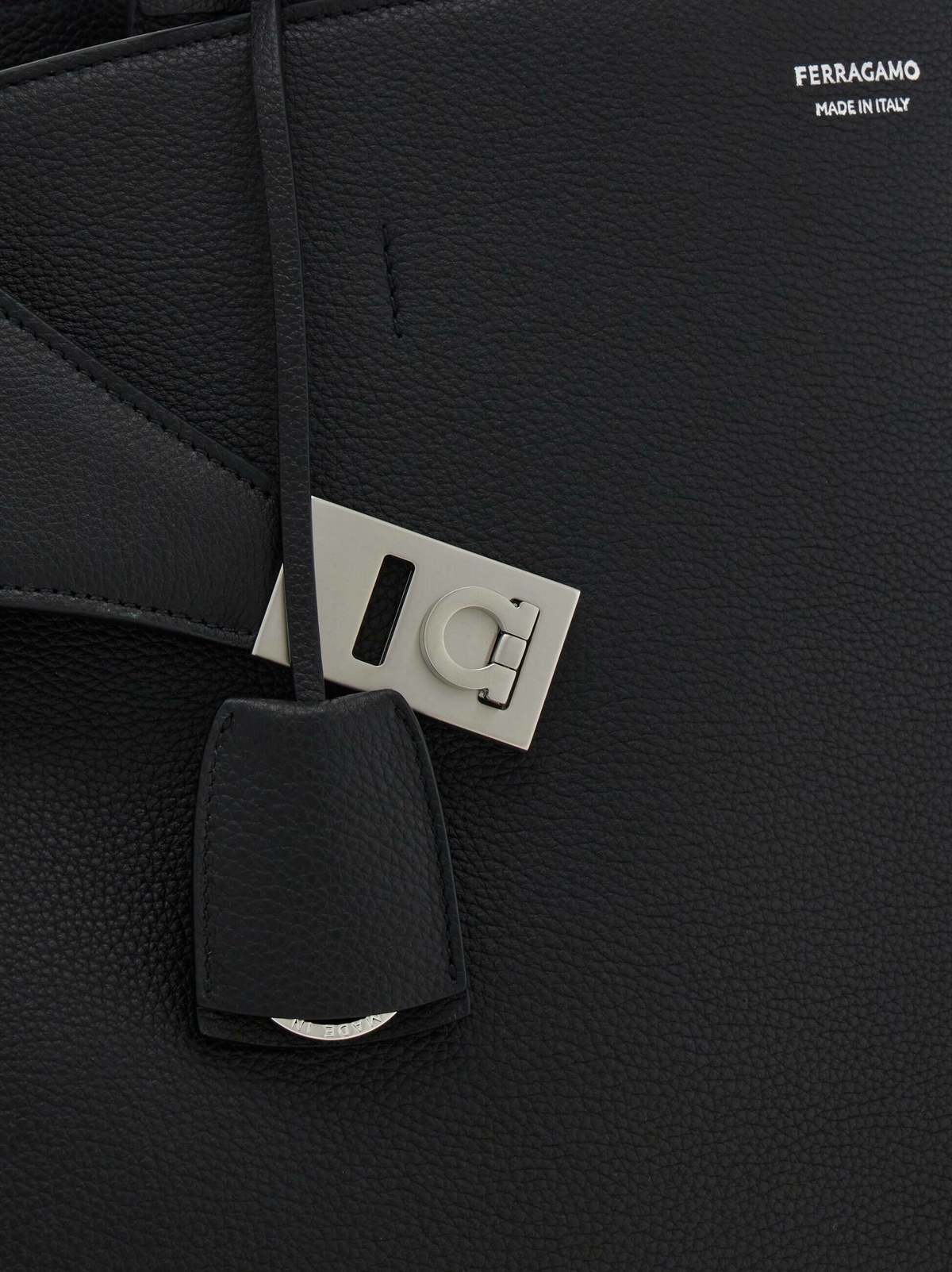 Ferragamo Mens Hug shoulder bag in Black
