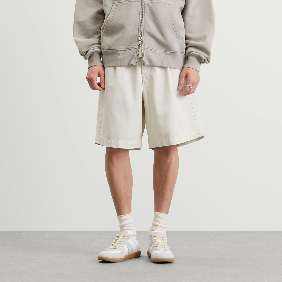 END. Resort Short in Warm White