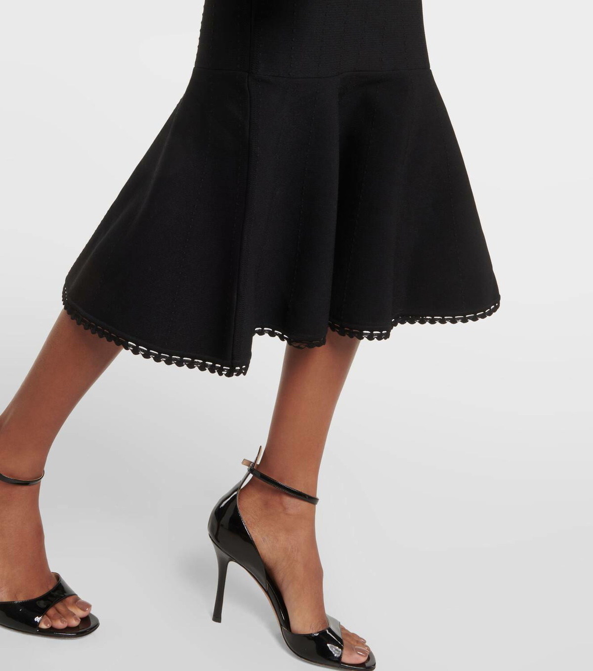 【Victoria Beckham】 VB Body scallopedミディスカート Victoria Beckham VB Body scalloped midi skirt Victoria Beckham