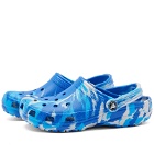 Crocs Classic Marbled Clog in Blue Bolt/Multi