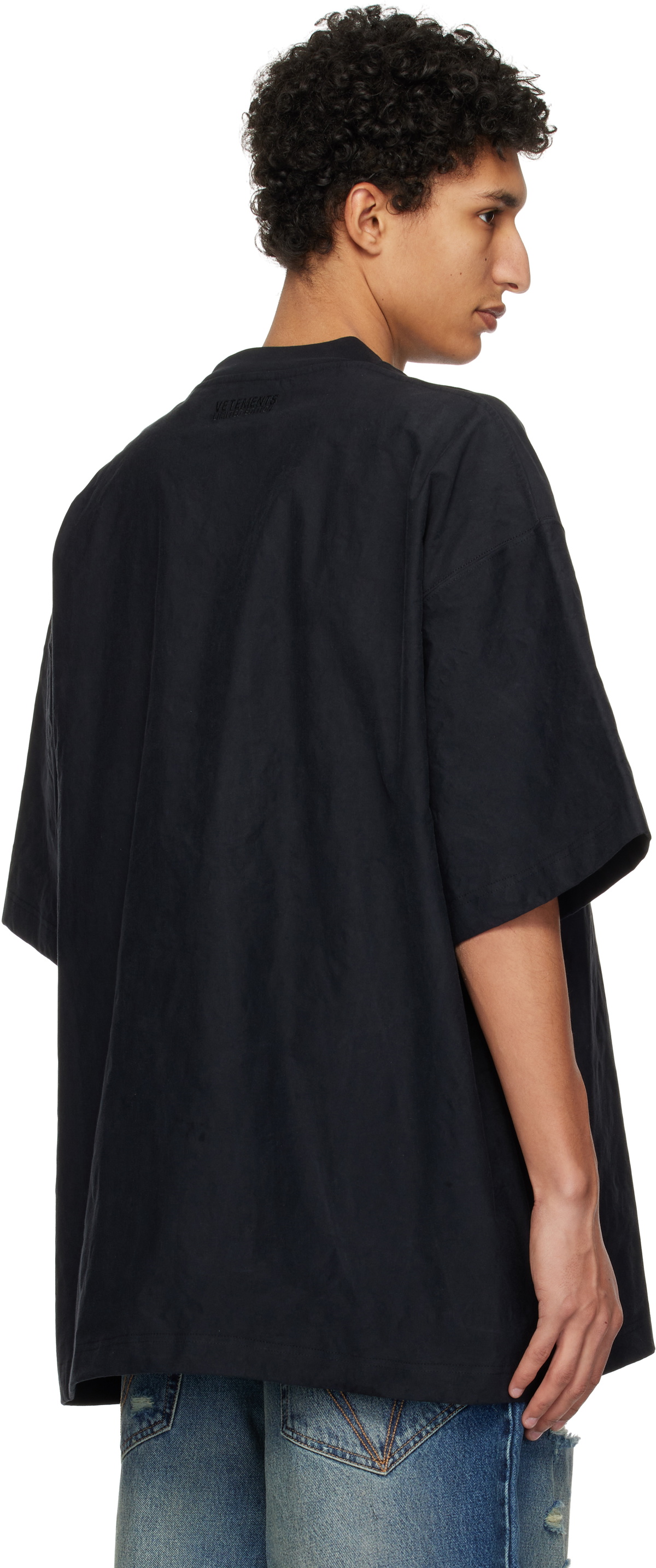 【VETEMENTS】lized Wrinkled Not Mom's Favorite Tシャツ VETEMENTS Black Metalized Wrinkled 'Not Mom's Favorite' T