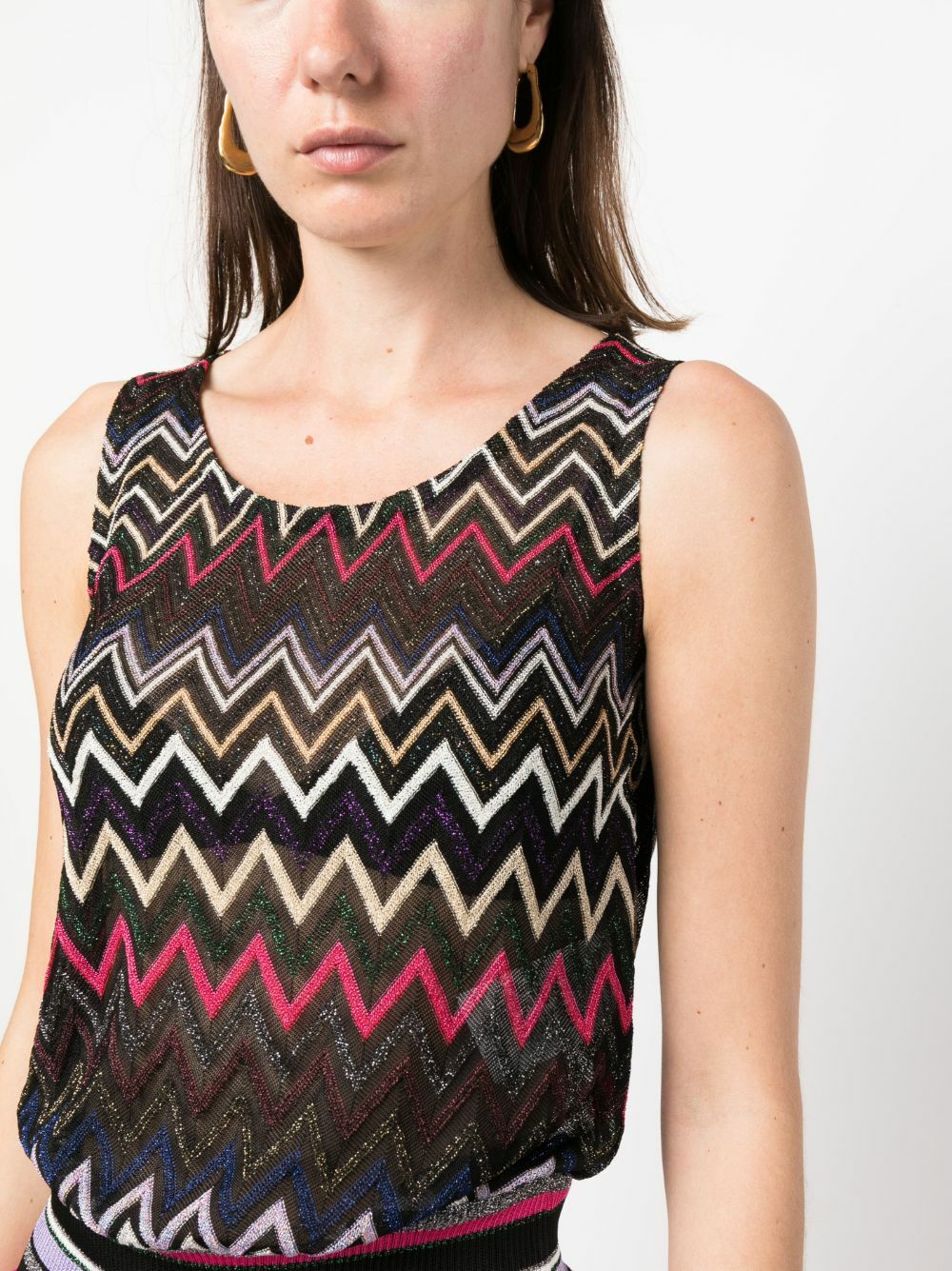 Top Sleeveless zig zag main image 1
