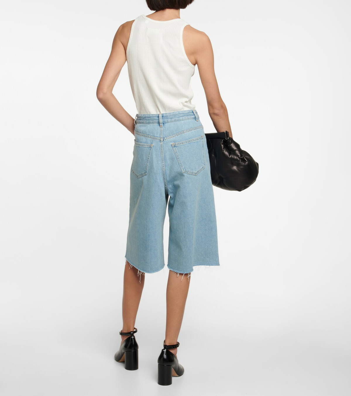 【MAISON MARGIELA】DENIM SHORTS Maison Margiela Denim shorts adorned with rhinestones and