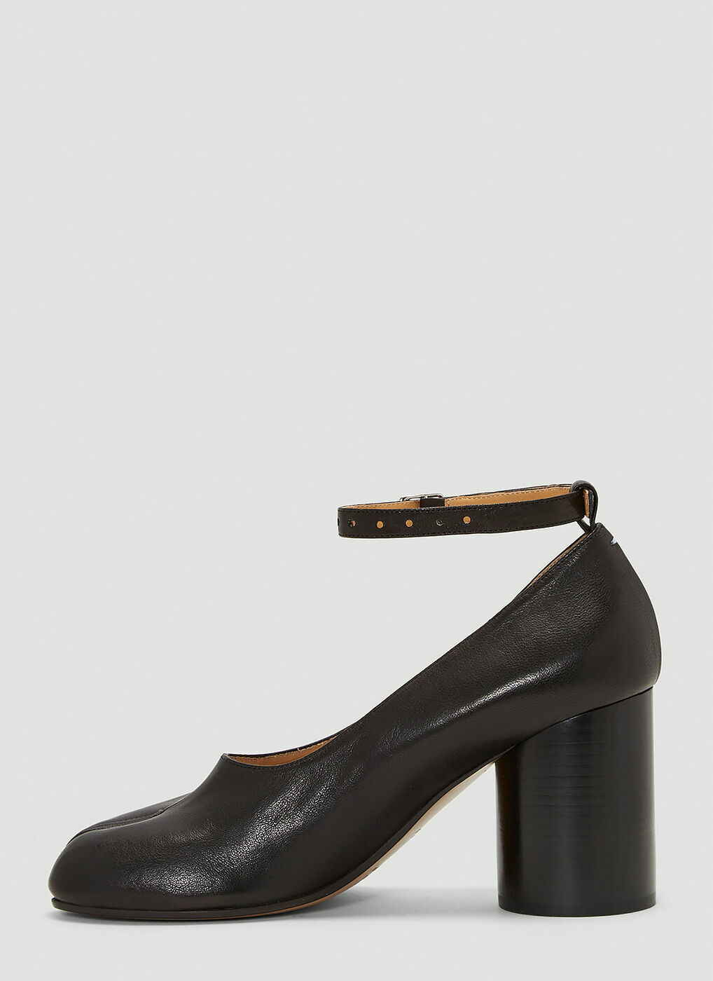 Tabi Mary-Jane Pumps in Black Maison Margiela