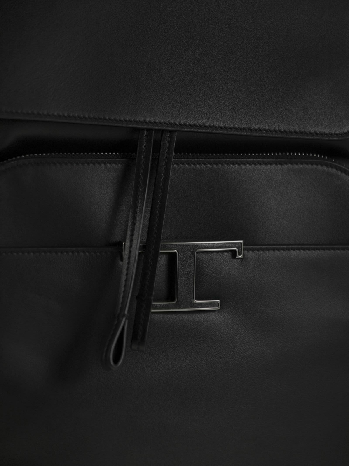 【送料&関税込】Tod's Zaino T Timeless Backpack Man BLACK T Timeless Backpack in Leather Medium