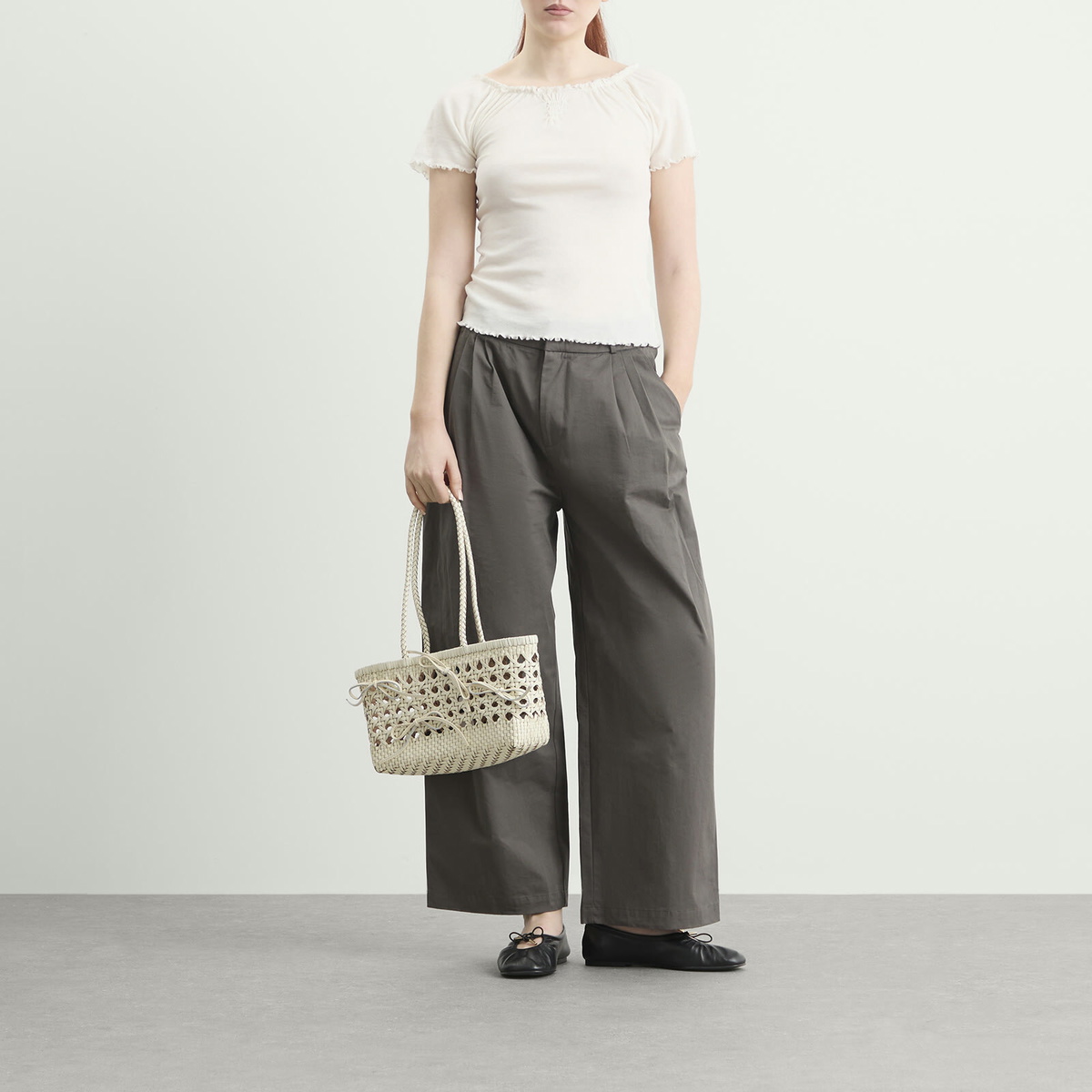 OSOI Women's Biscuit Shoulder Bag in White 
