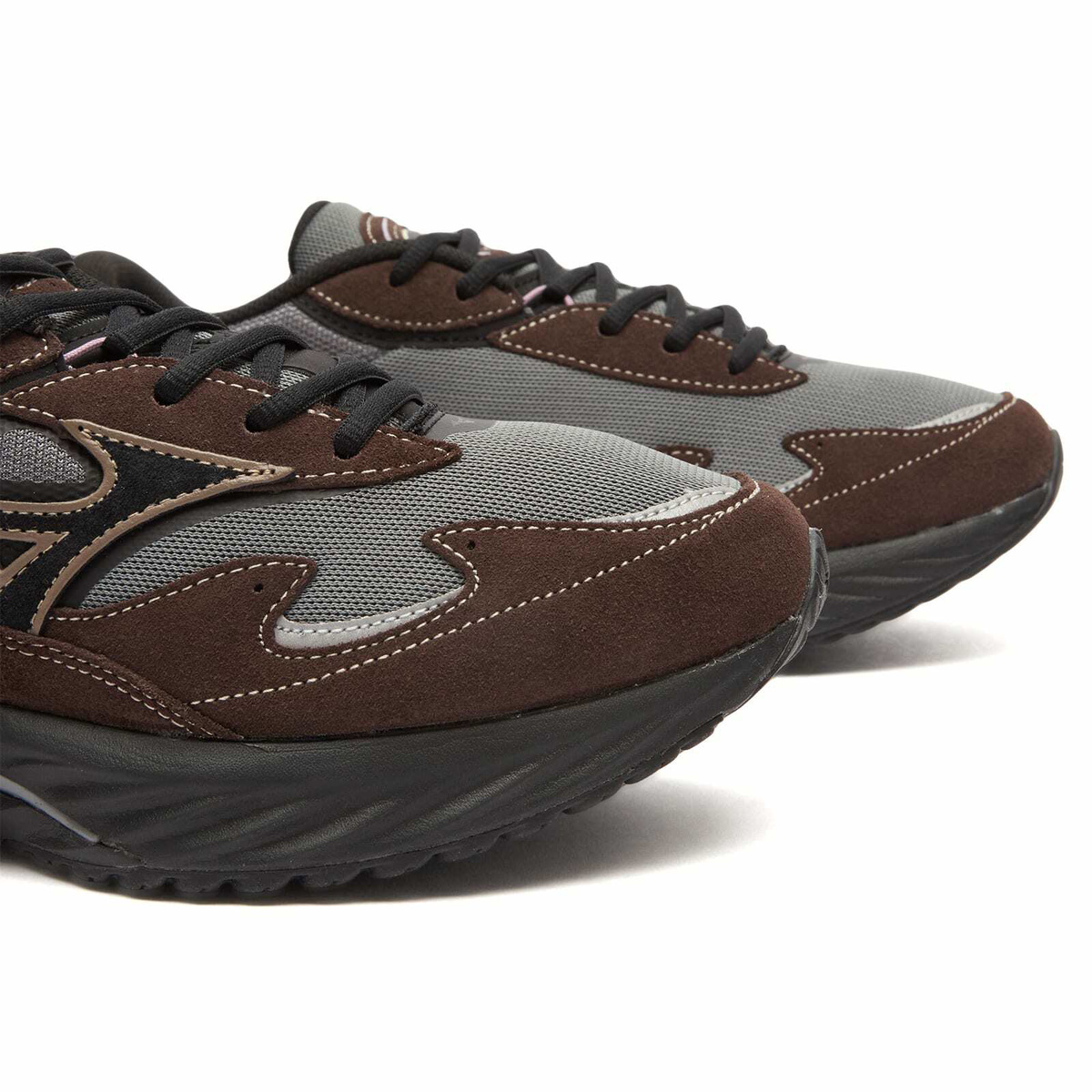 Mizuno WAVE RIDER β Sneaker in Quiet Shade/Black/Mole