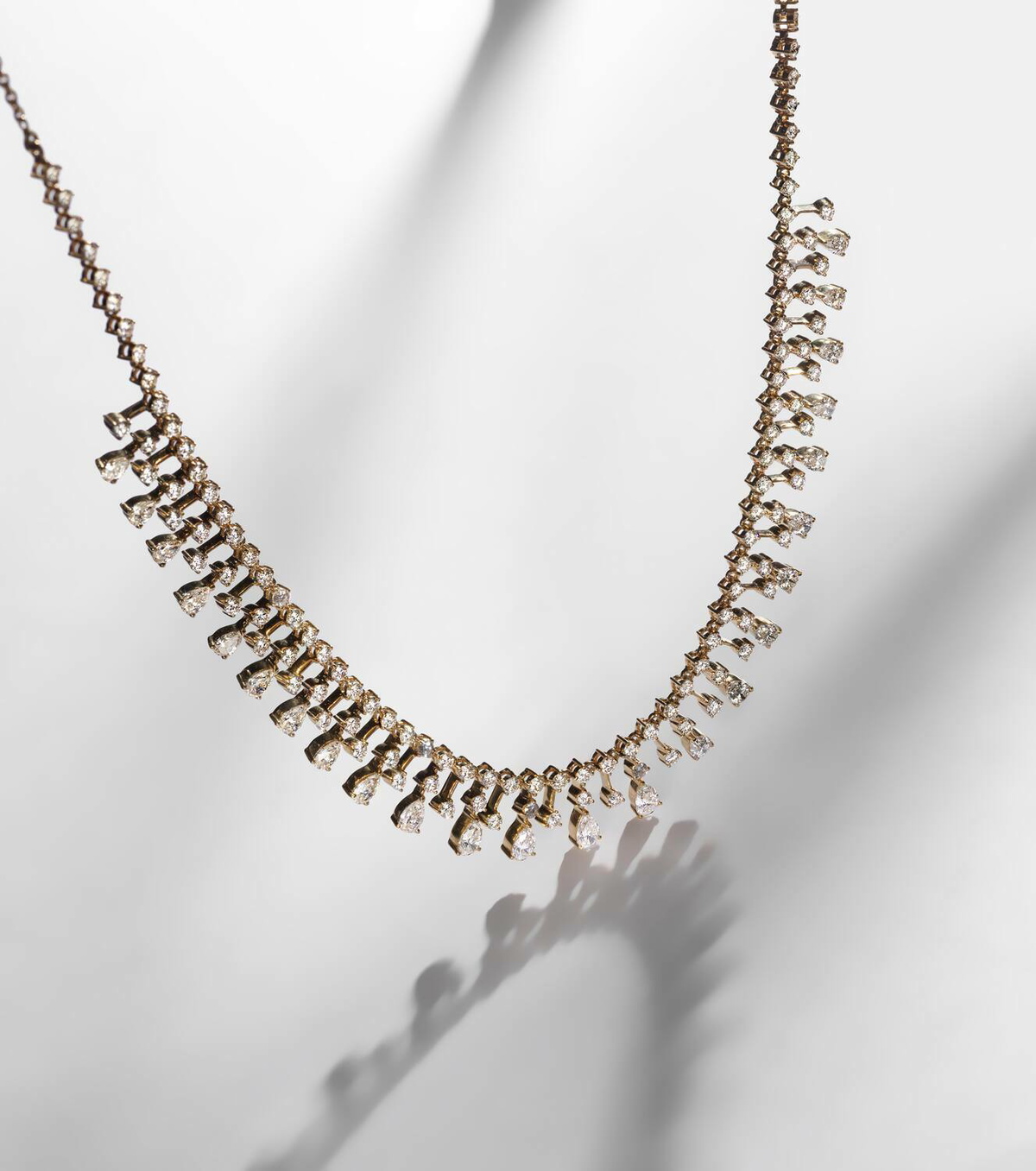 Kamyen 18kt gold choker with diamonds