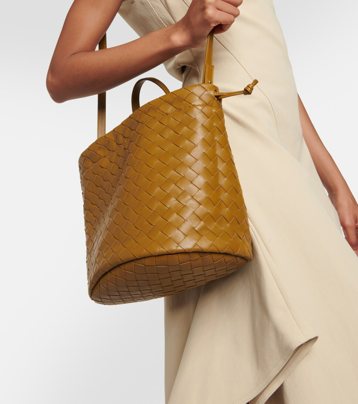 【関税&送料込】Bottega Veneta Castello Small Bucket Bag In Bottega Veneta Small Castello Intreccio Leather Bucket Bag