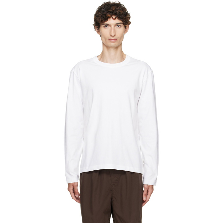 Photo: Tekla White Long-Sleeved T-shirt
