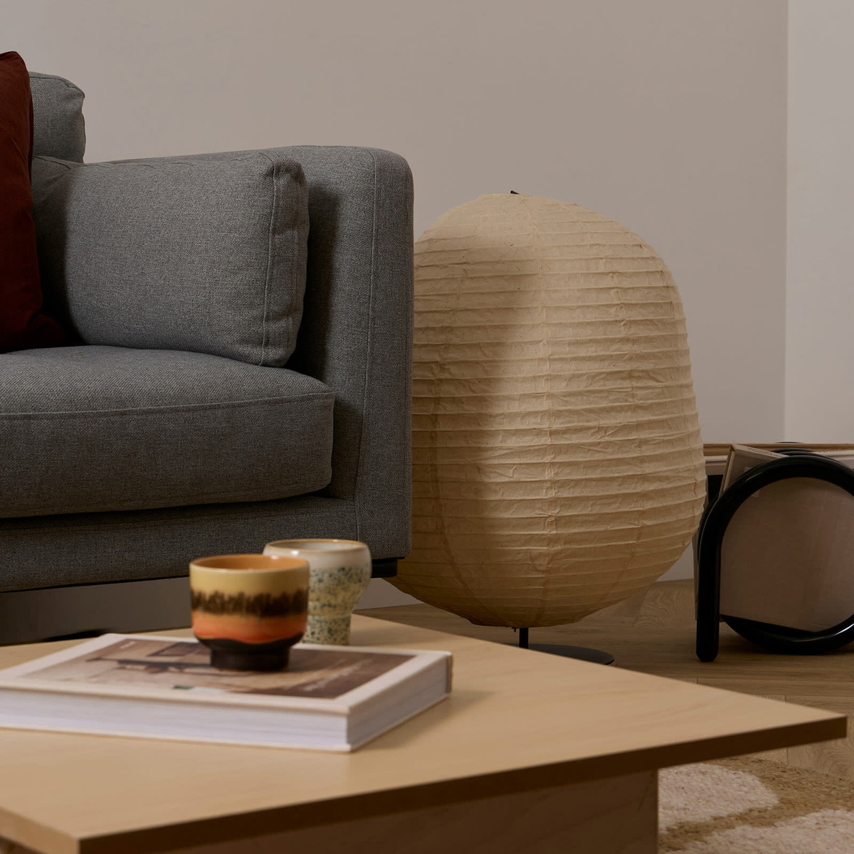 ferm LIVING Kurbis Floor Lamp - Low in Natural/Black 