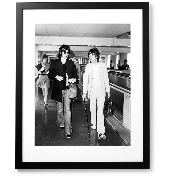 Photo: Sonic Editions - Framed 1972 Keith & Mick at the Airport Print, 16 x 20"" - Black
