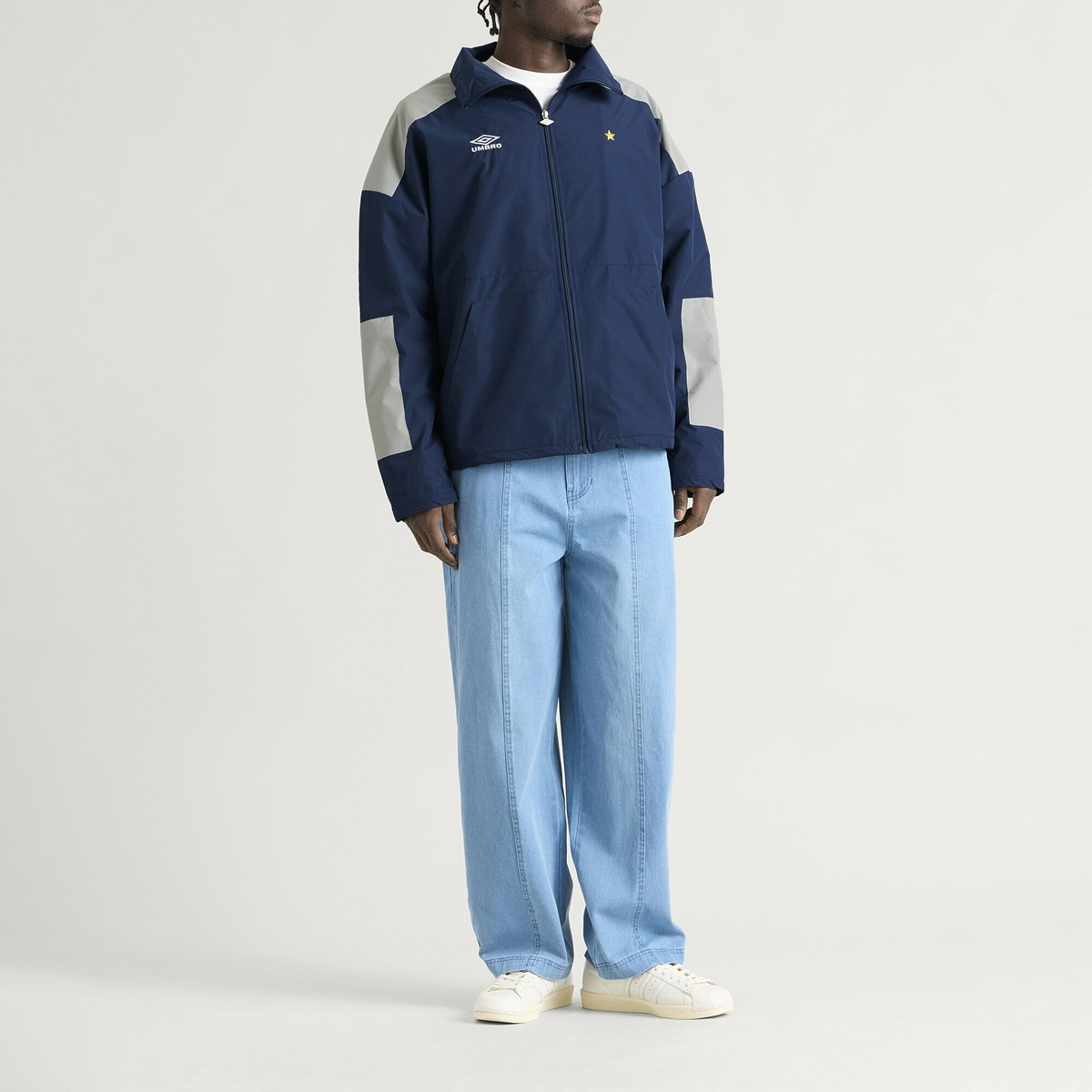 Umbro Men's Panelled Boxy Jacket in Dress Blue/Neutral Gray