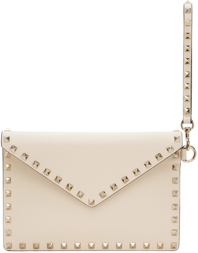 Photo: Valentino Garavani Off-White Rockstud Envelope Pouch