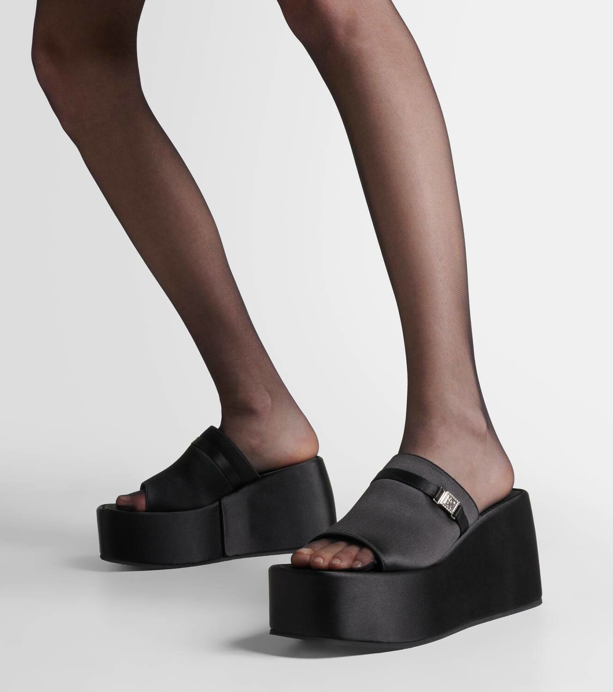 Nodaleto Bulla Yelena satin platform slides