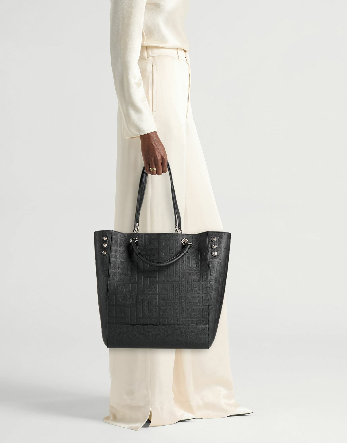 Balmain Womens Handbag in Black