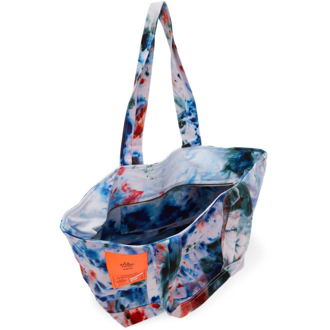 S.R. STUDIO. LA. CA. White and Blue SOTO Hand-Dyed Laundry Tote