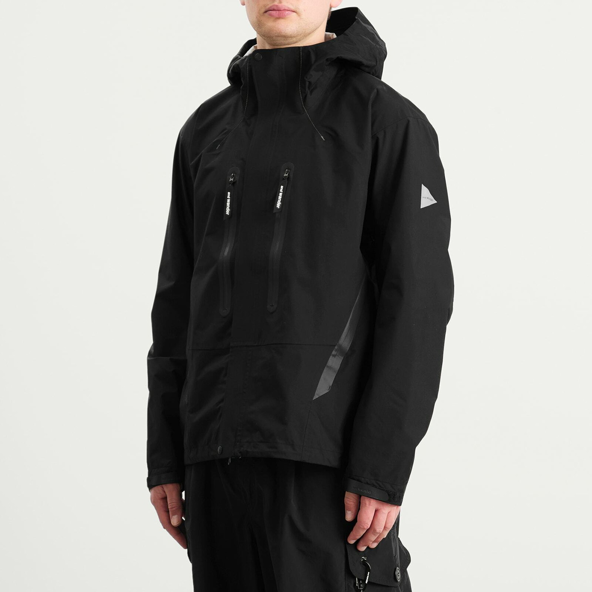 and wander Men's 2.5L Hiker Rain Jacket in Black