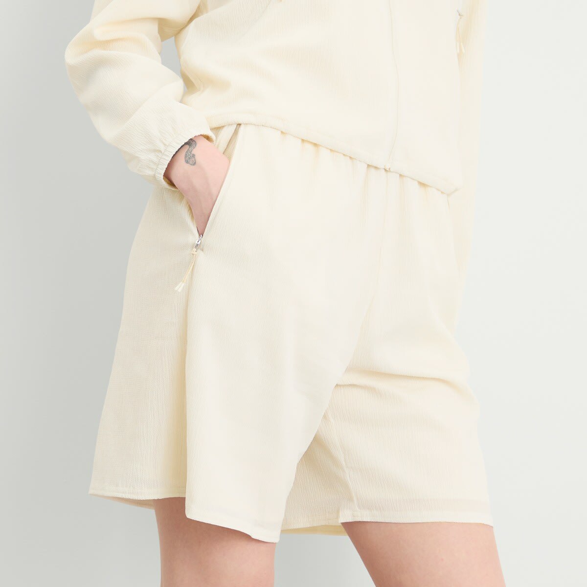 ON Women's x Zendaya Basketball Shorts in Cream