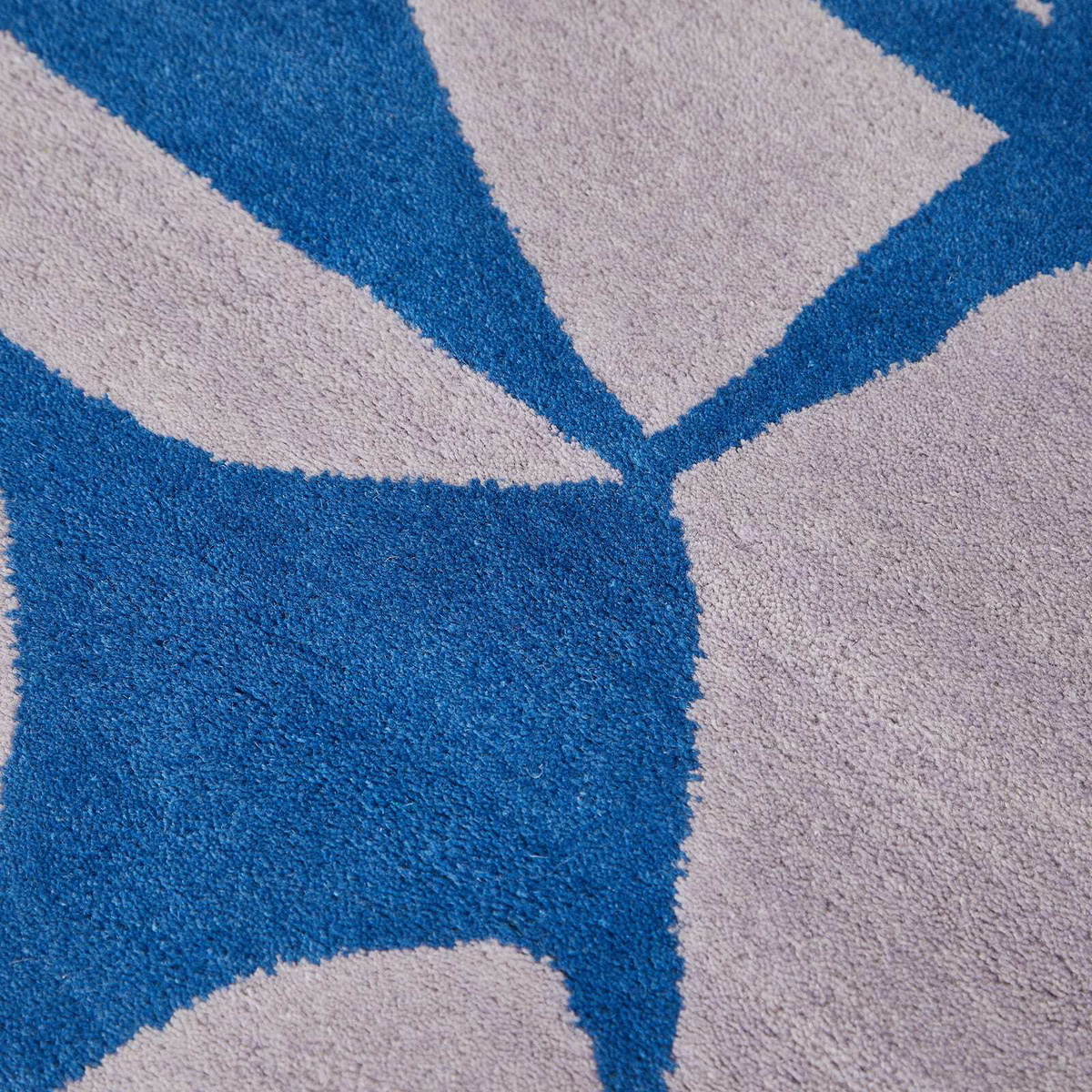 Bongusta Electro Rug in Blue 