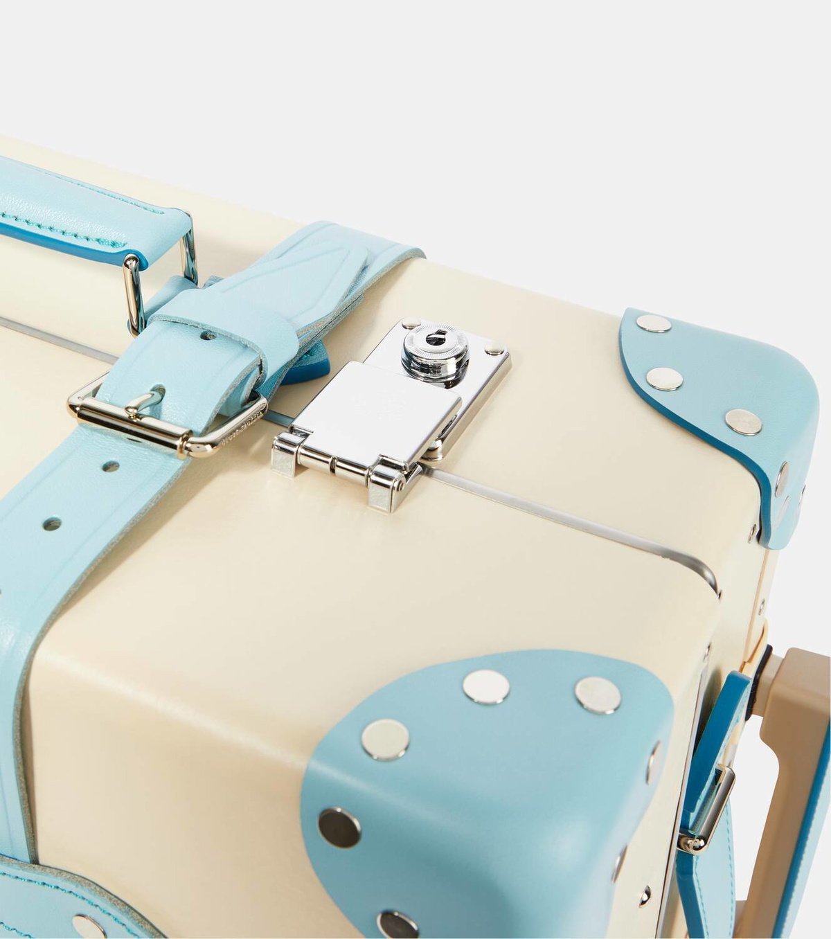Globe-Trotter Pop Colour Carry-On suitcase