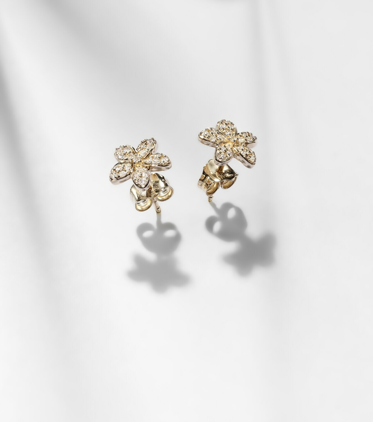 Sydney Evan 14kt gold earrings with diamonds